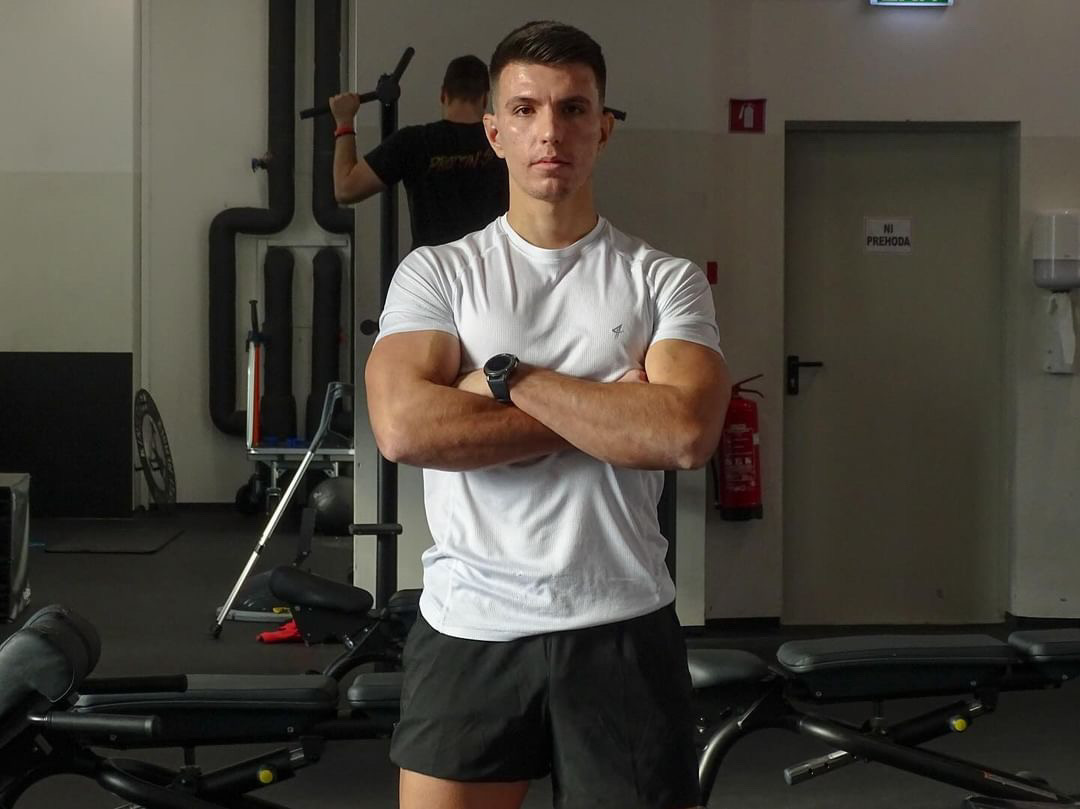 Portret trenerja Darka Vojinovića v fitnesu